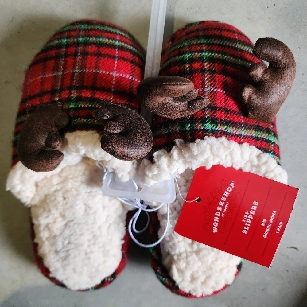 NWT Wondershop Kids' Holiday Plaid Reindeer Moose Slippers Size 9-10 Unisex New